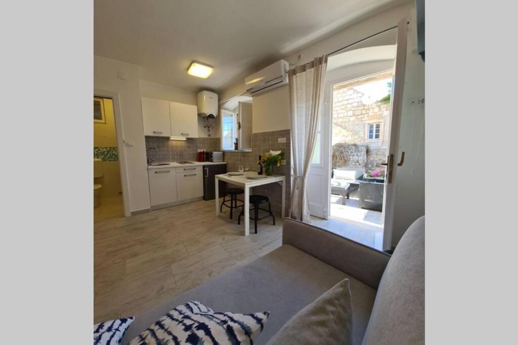 Studio Apartment Marella Vis Exterior photo