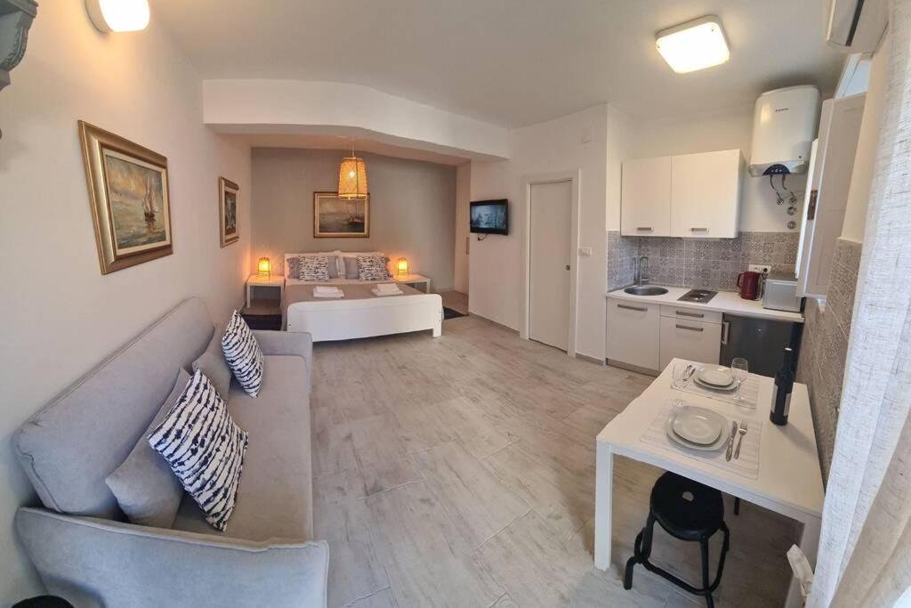 Studio Apartment Marella Vis Exterior photo